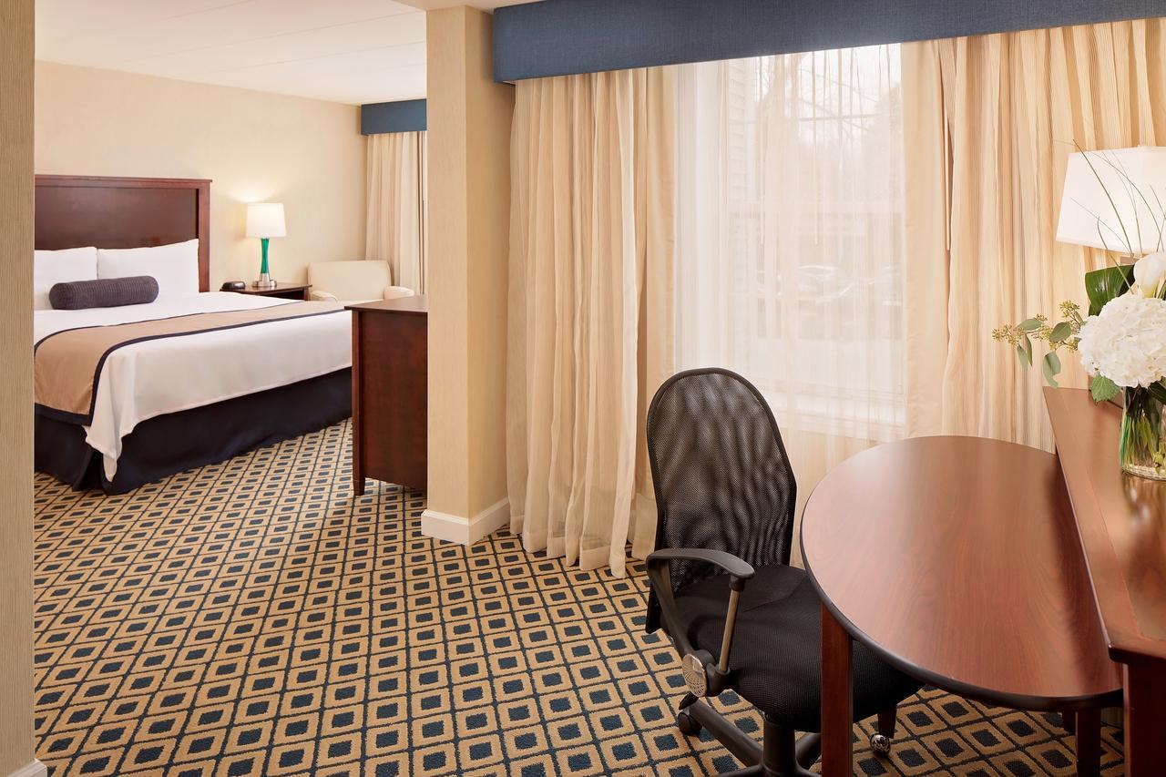 Westford Regency Inn & Conference Center Eksteriør billede